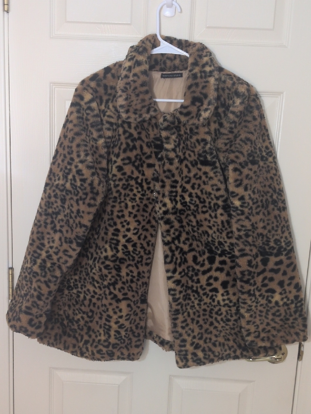 Signature Studio Leopard Faux Fur Coat - 3 Snap Front Closure, Very Soft!